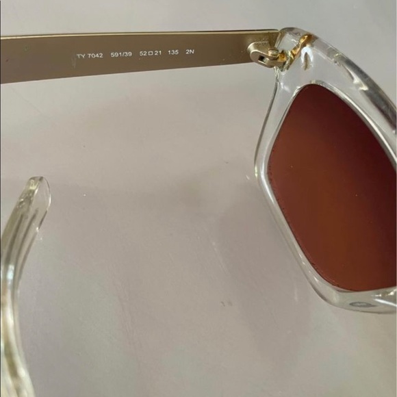 Tory Burch Sunglasses Clear Frames, Gold Mirrored Bows, Tan Lenses & Case - Picture 3 of 11